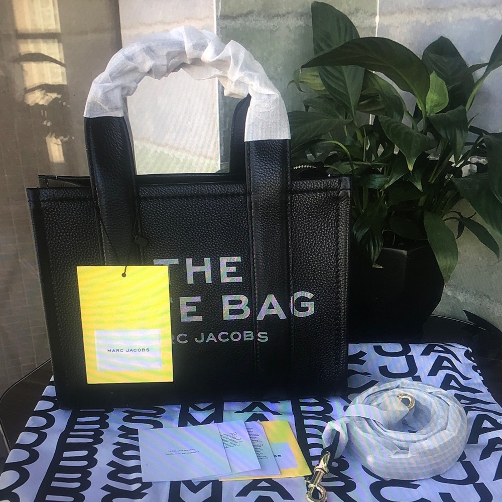 Marc Jacobs Black and White Textured Tote